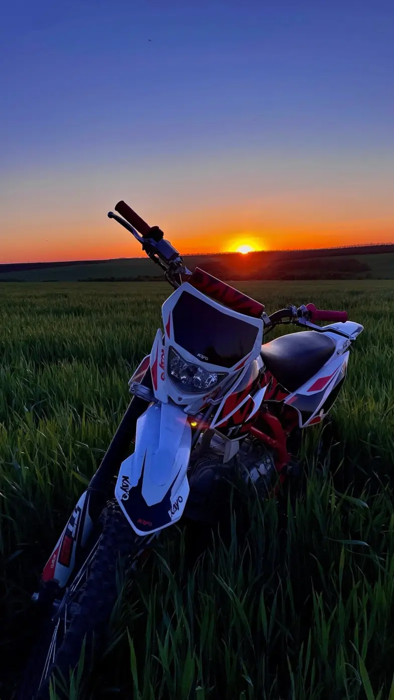 bike motorcycle field grass sunset sky wallpaper