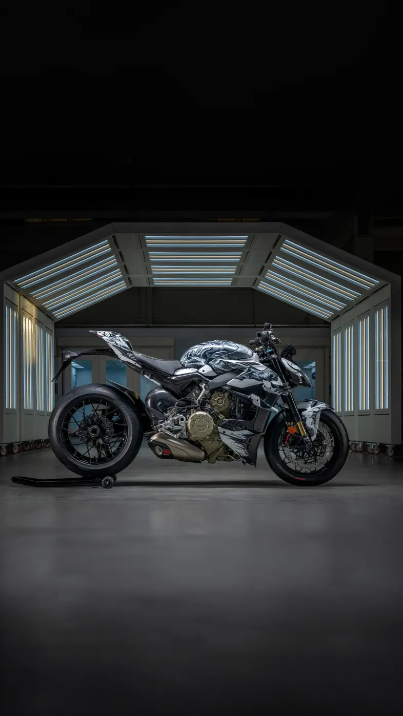 ducati streetfighter bike wallpaper