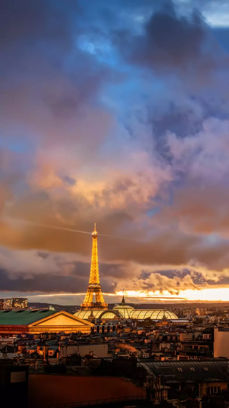 eiffel tower wallpaper