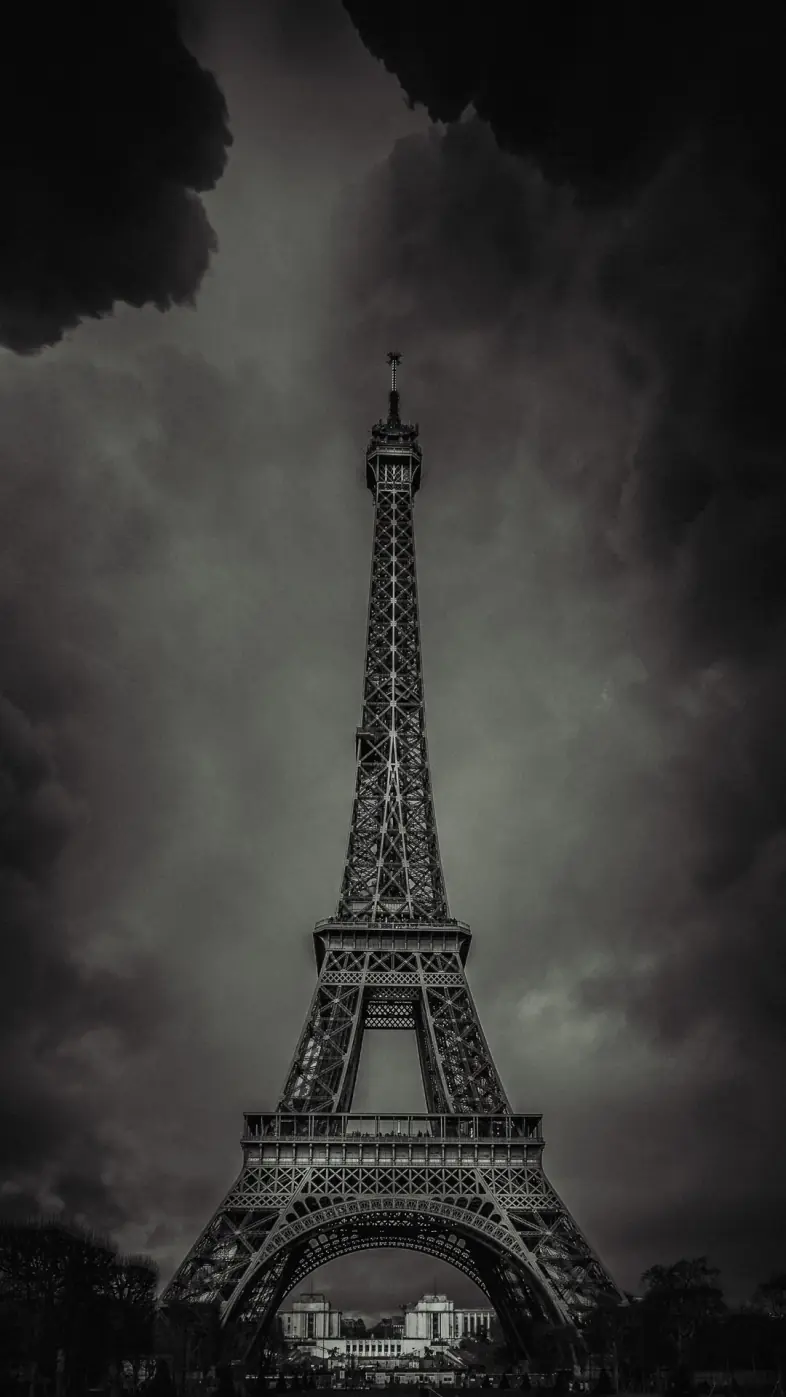 eiffel tower wallpaper