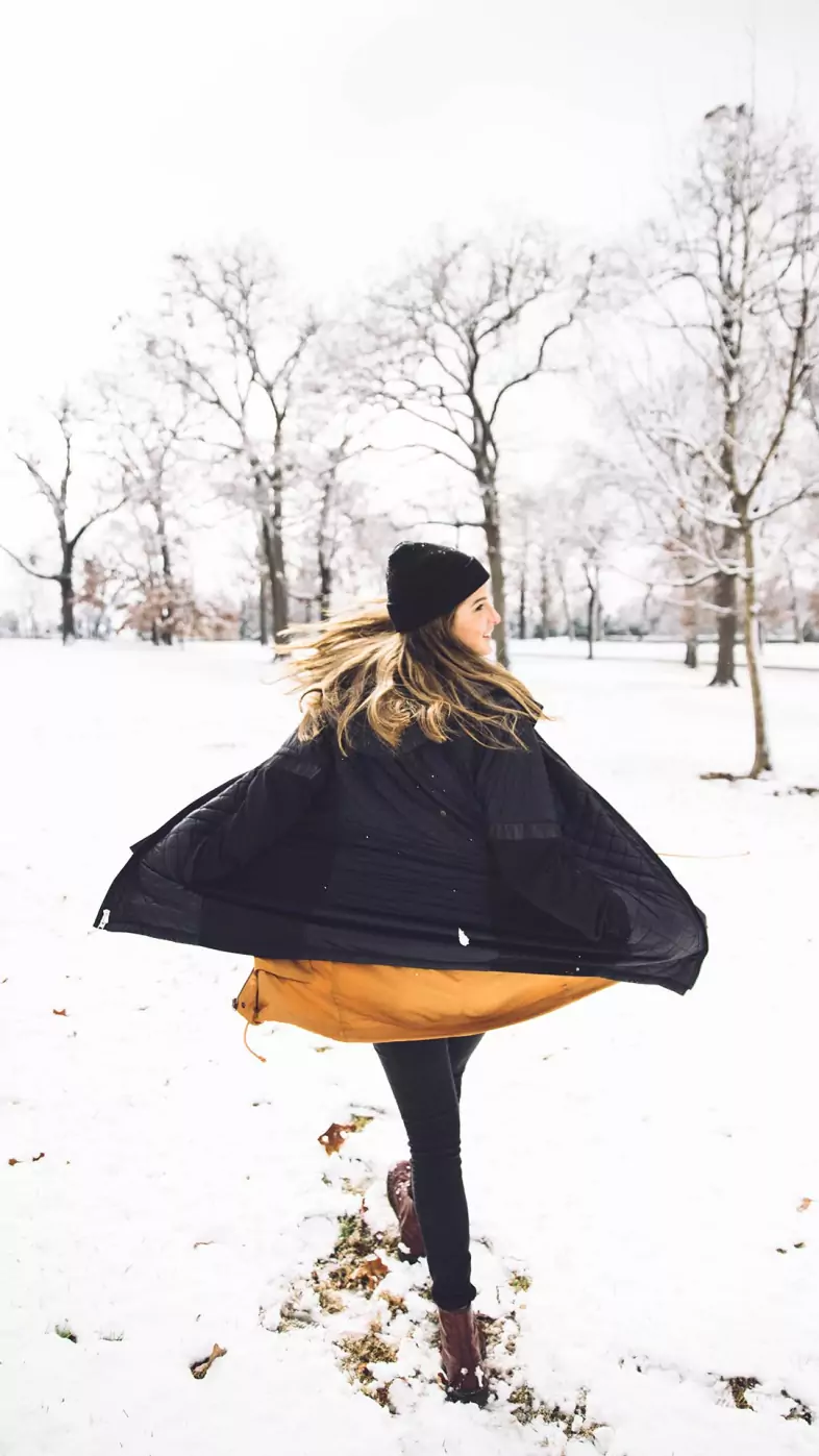 enjoy girl winter wallpaper