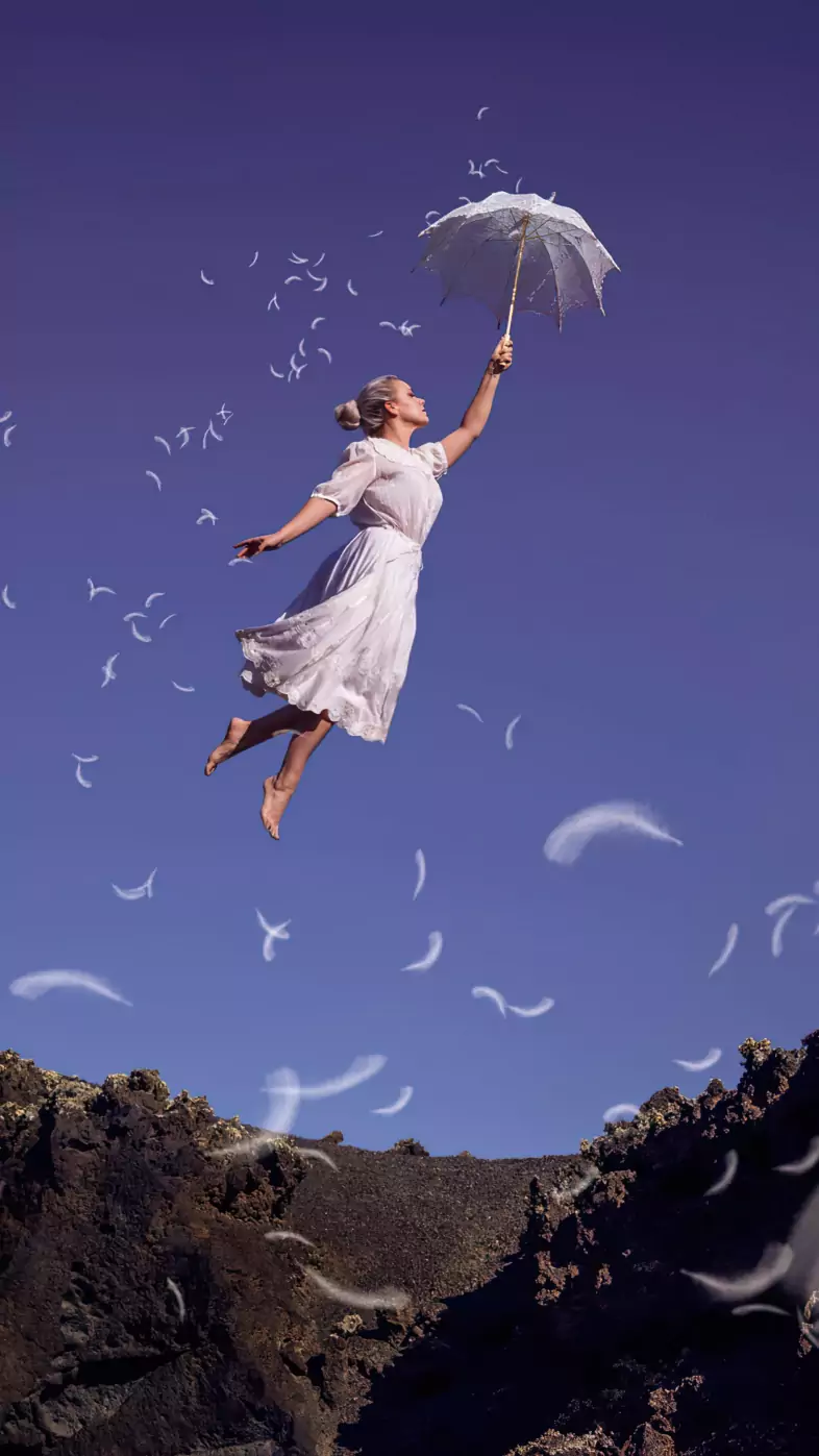 girl lets fly wallpaper