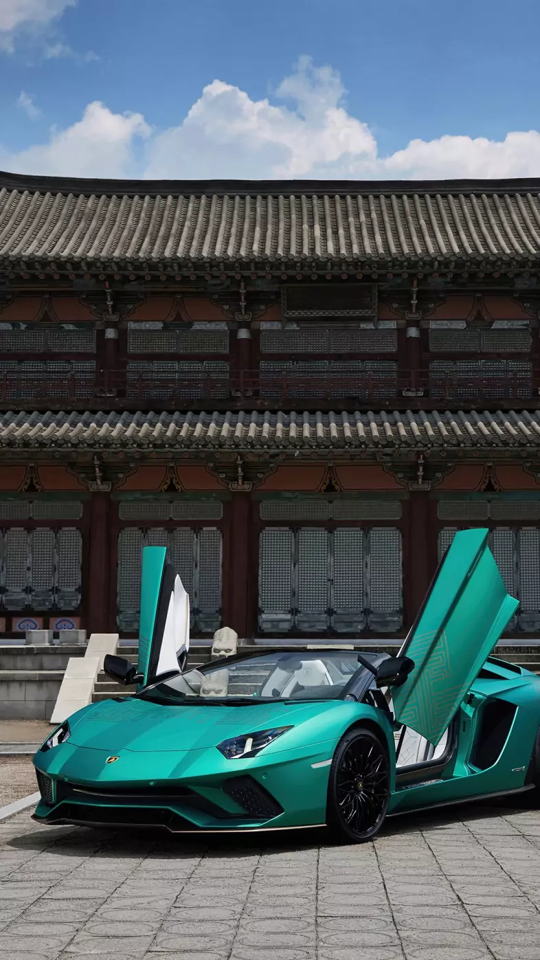 lamborghini aventador roadster wallpaper