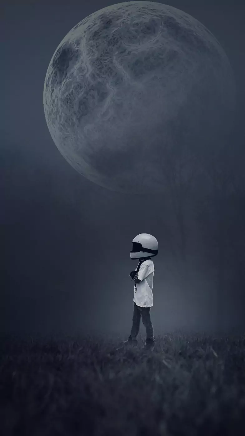 moon alone boy dream helmet wallpaper