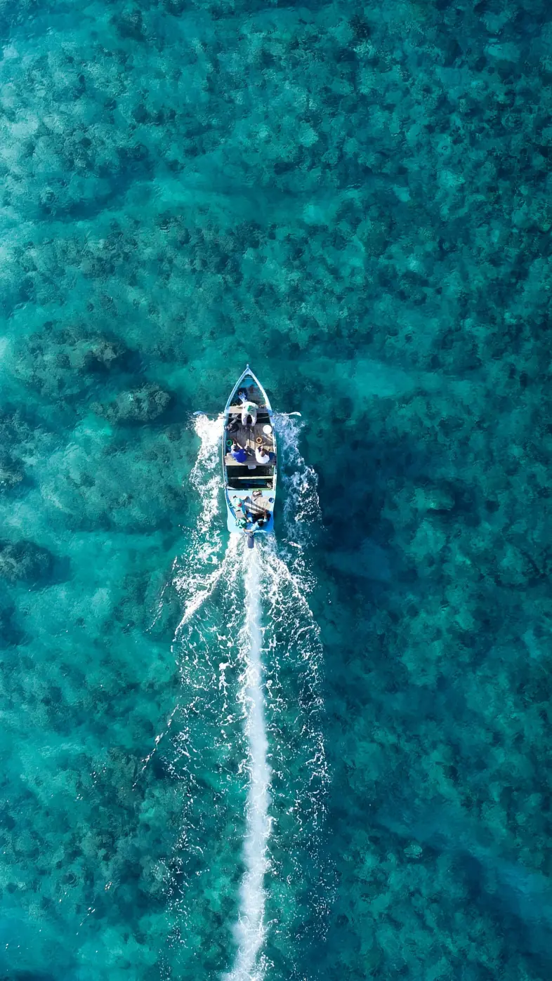 sea boat wallpaper