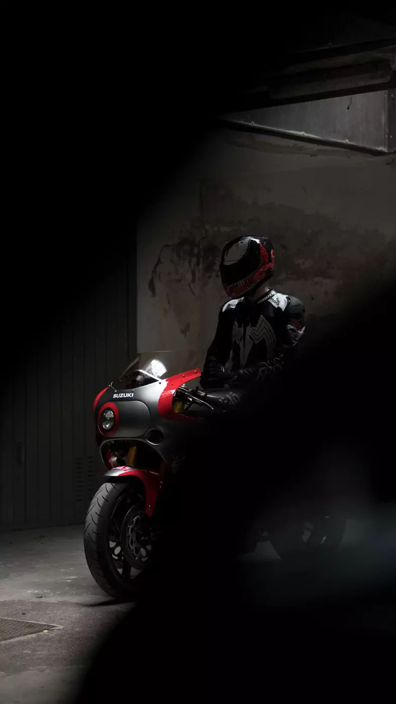 suzuki gsx r 1100 wallpaper